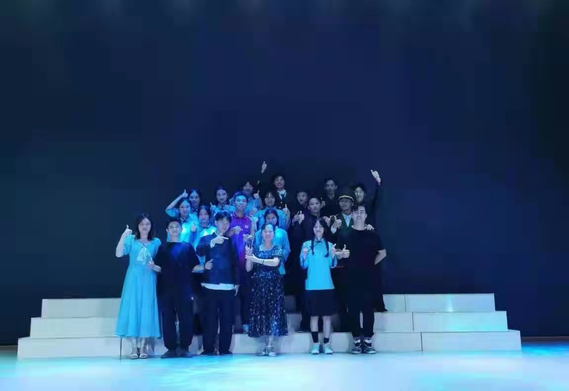 东方市首届中小学生师生德育情景剧大赛《破晓》获得一等奖